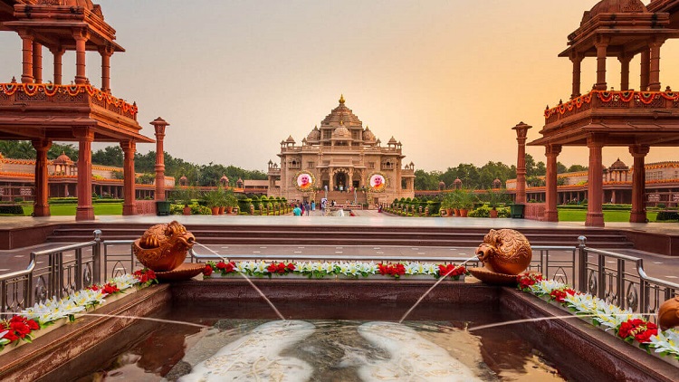 Top 10 Places to Visit in Gujarat: A Traveler’s Guide to Heritage & Nature