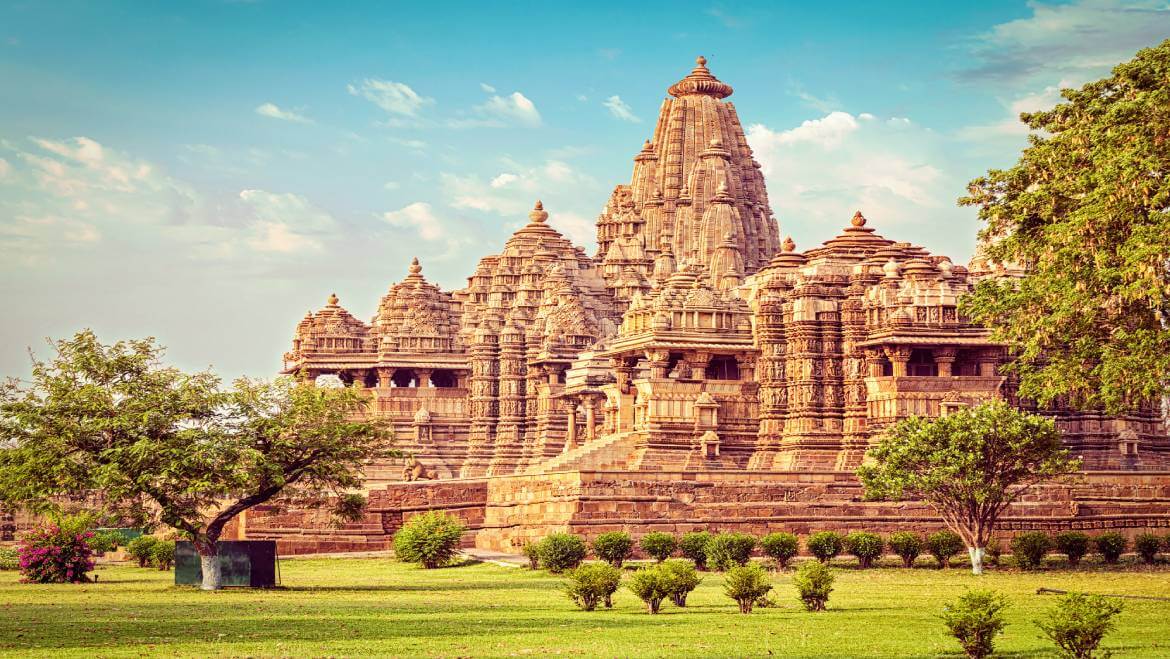 Top 10 Places to Visit in Madhya Pradesh: A Traveler’s Guide to History & Nature